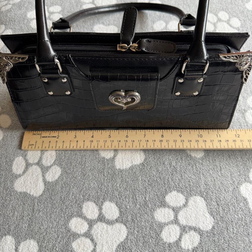 Handbag with Silver Heart Hardware - Picture 10 of 12